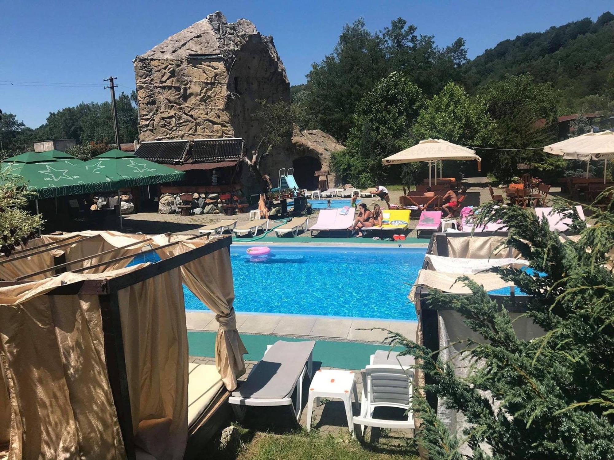 Castelul De Vis Ξενοδοχείο Petroşani Εξωτερικό φωτογραφία