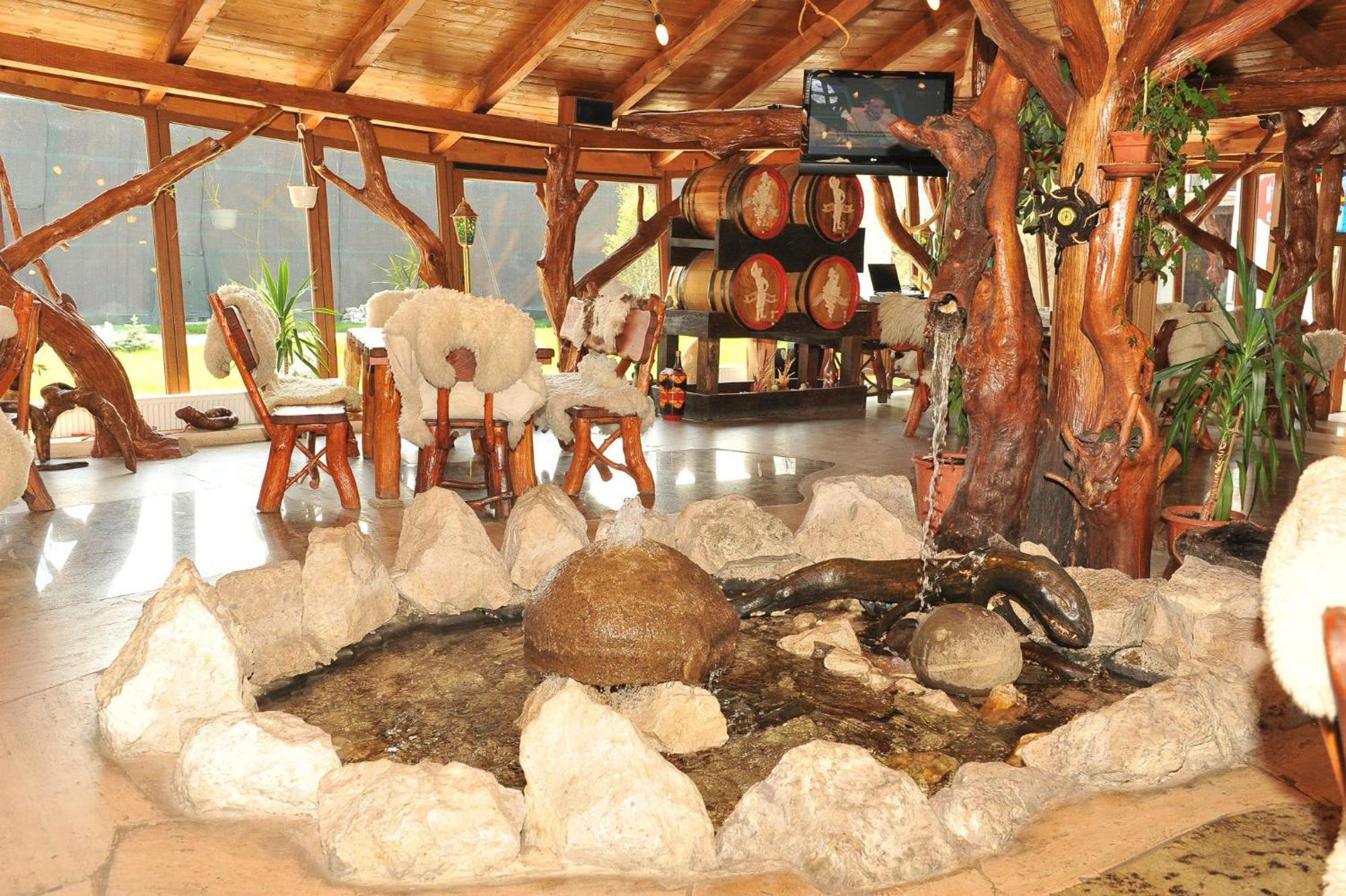 Castelul De Vis Ξενοδοχείο Petroşani Εξωτερικό φωτογραφία
