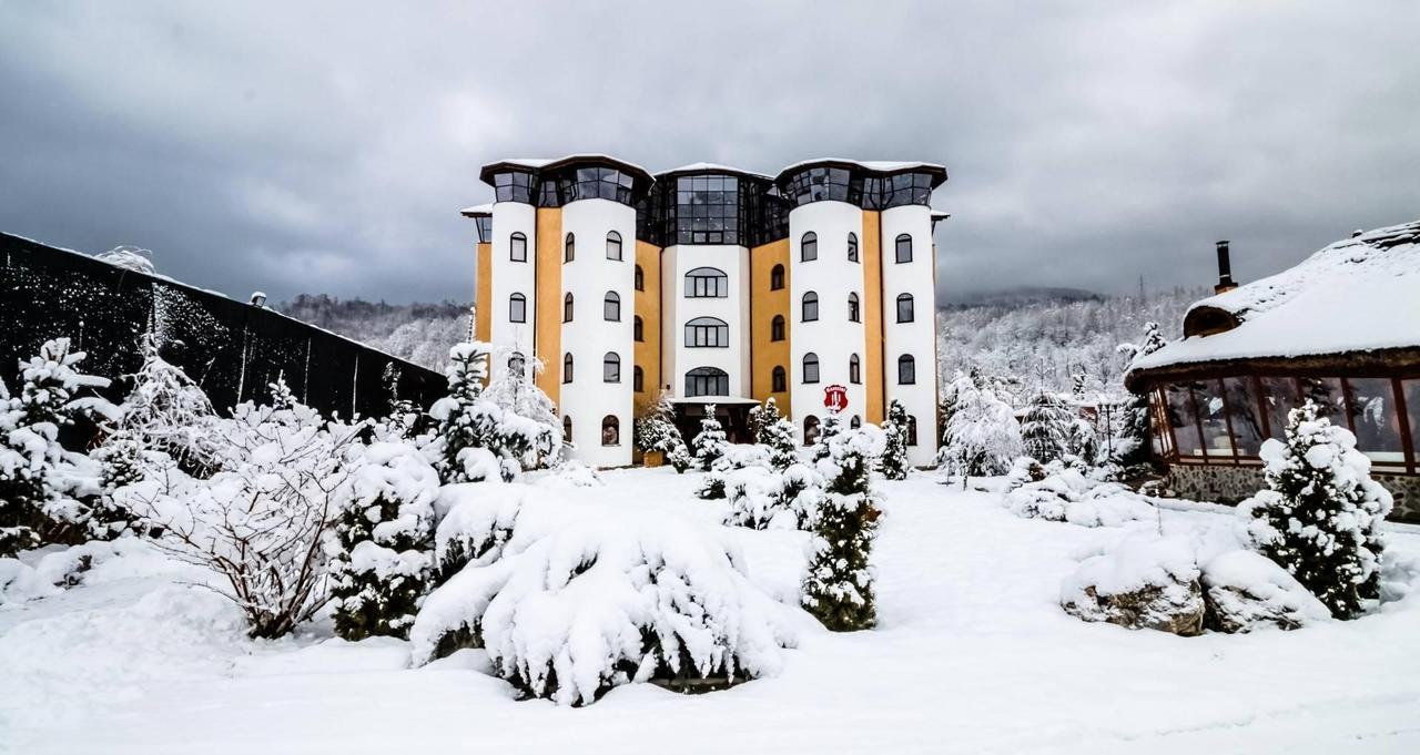 Castelul De Vis Ξενοδοχείο Petroşani Εξωτερικό φωτογραφία